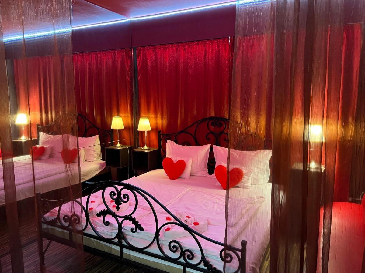 Hotel Corvin Gyula Eksteriør billede