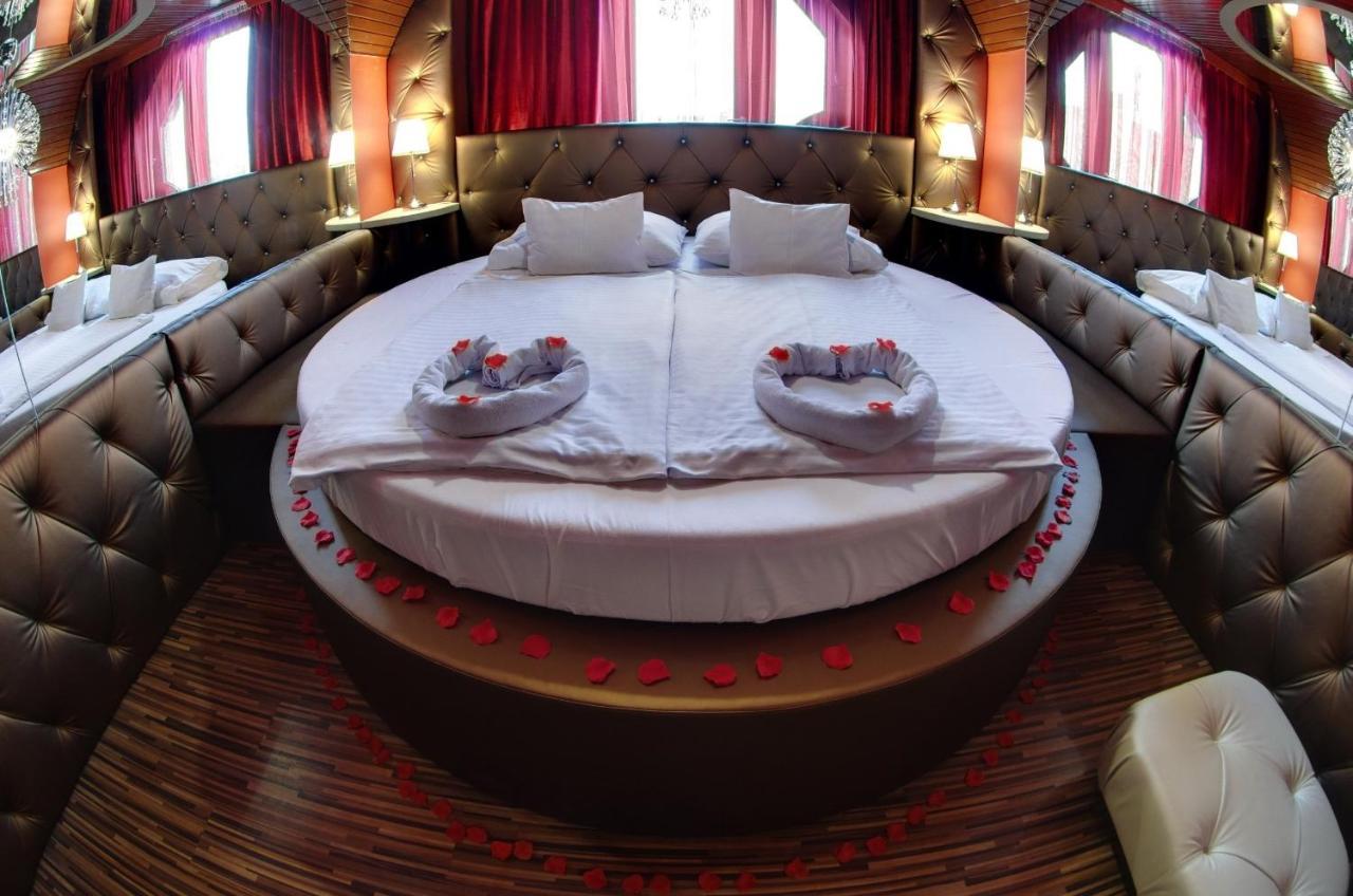 Hotel Corvin Gyula Eksteriør billede