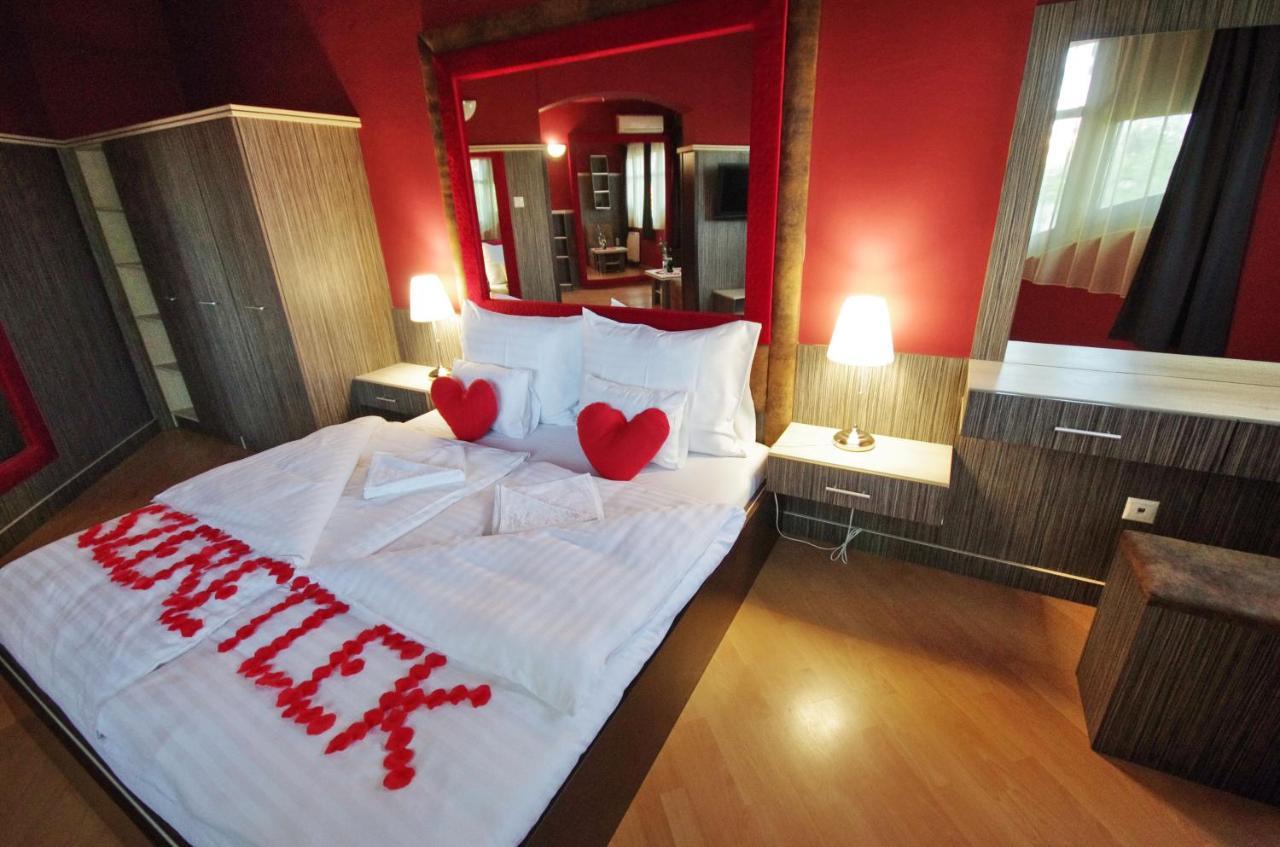 Hotel Corvin Gyula Eksteriør billede