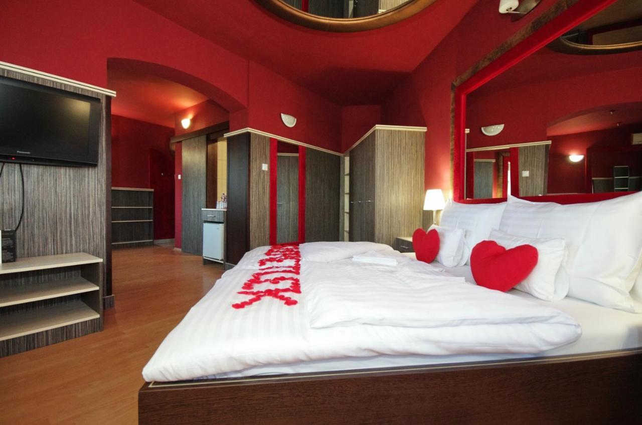 Hotel Corvin Gyula Eksteriør billede