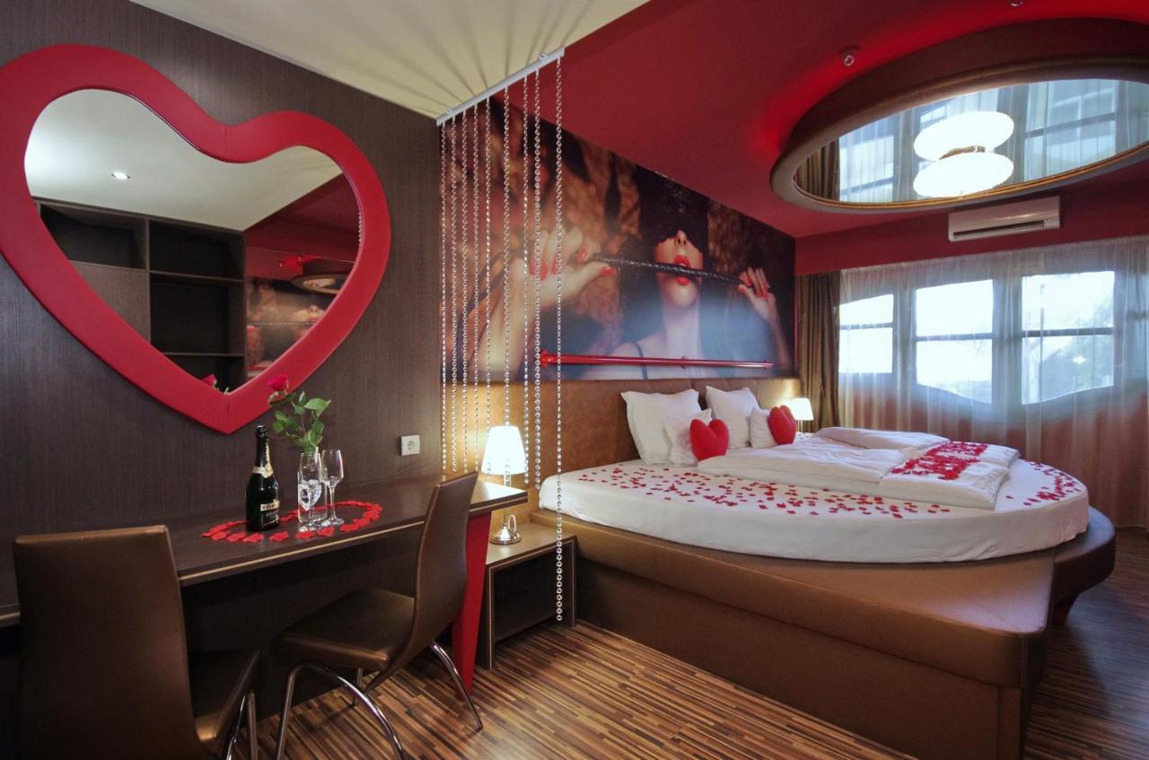 Hotel Corvin Gyula Eksteriør billede