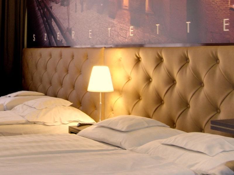 Hotel Corvin Gyula Eksteriør billede